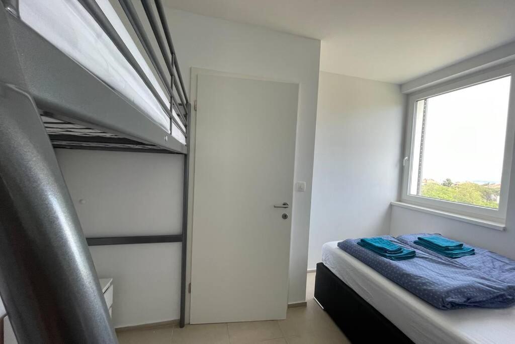 Apartment Gema - One Bedroom Apartment Изола Экстерьер фото